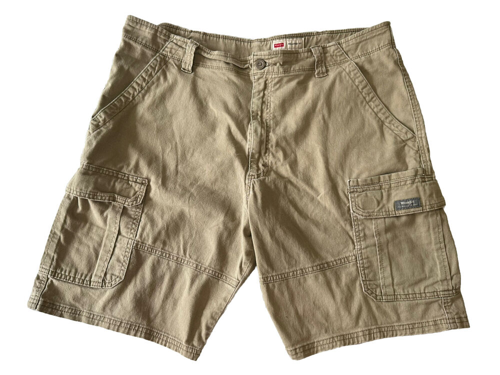 Wrangler Men's Khaki Shorts Size 40x10